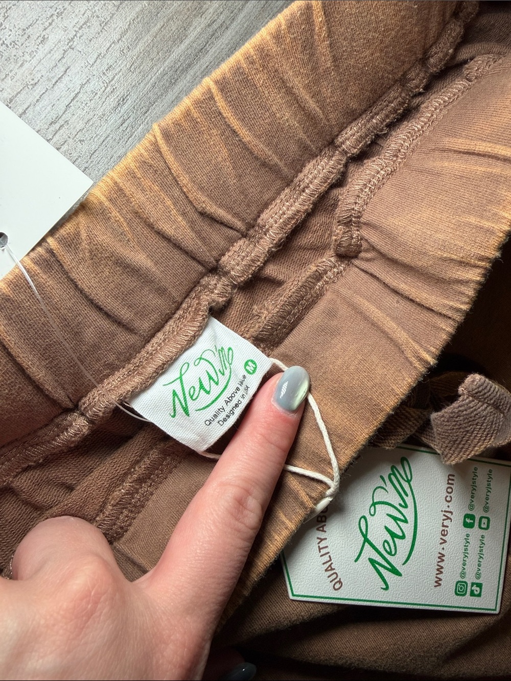 Very J Women's Rust Brown Cargo Wide-Leg Pants - Picture 2 of 2